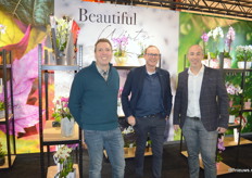 Jeroen en Robin van Weerdenburge en Dennis van Hemert van Aphrodite Orchidee, dat het assortiment qua verkoop heeft toegepits op de seizoenen. Zo staan de mannen hier voor het thema winter.